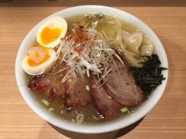 「チャーシュー塩わんたん麺＋塩玉 大盛」@ひるがおの写真