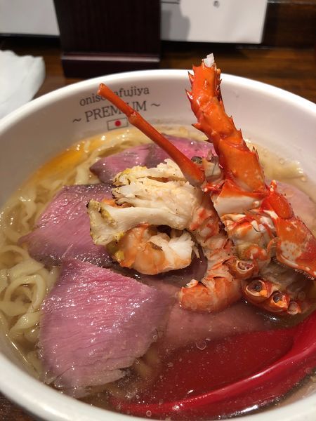 「伊勢海老の辛味冷しラーメン～ローストビーフの逆襲～1200円」@onisobafujiya ～PREMIUM～の写真
