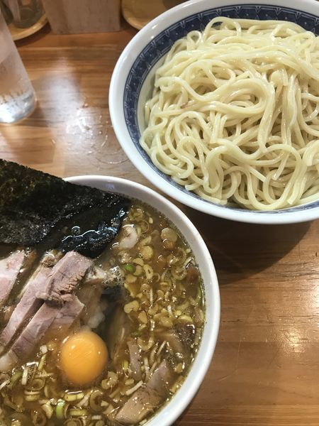 「つけ麺、中、小チャーシュー、生卵、辛味」@自家製中華そば としおかの写真