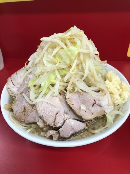 「小豚 ヤサイ・ニンニク マシ」@ラーメン二郎 神田神保町店の写真