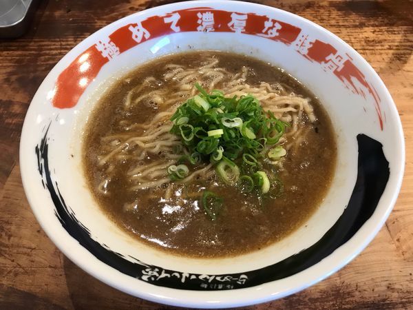 「素らーめん  690円」@極濃豚骨 らーめん小僧の写真