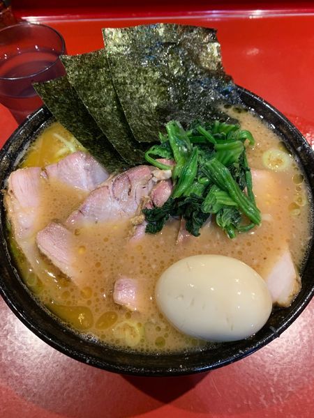 「チャーシューメン中盛り980円＋味玉100円。」@厚木家の写真