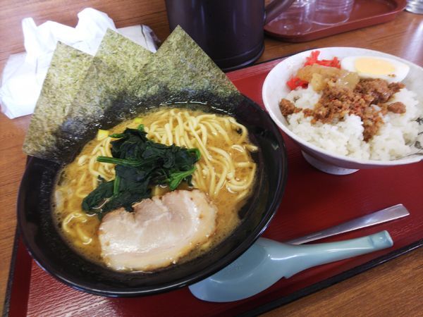 「ハーフマシライスセット980円」@ライスとらーめん立川家 いせさき店の写真