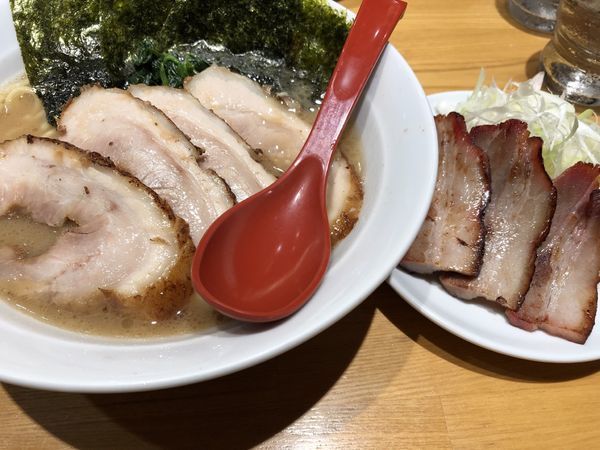 「チャーシューメン&大桜特製窯焼きチャーシュー」@ラーメン大桜 野川店の写真