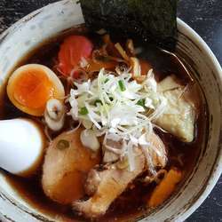 たまり醤油らーめん