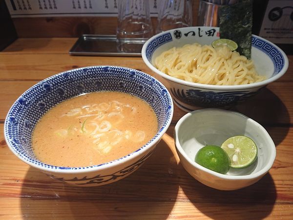 「濃厚つけ麺＋すだち」@つじ田 神田御茶ノ水店の写真