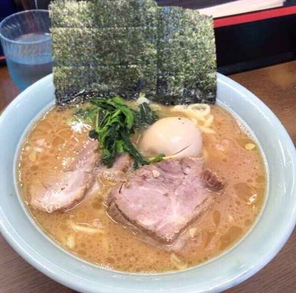 「中盛ラーメン＋チャーシュー＋海苔 1,100円」@寿々㐂家の写真