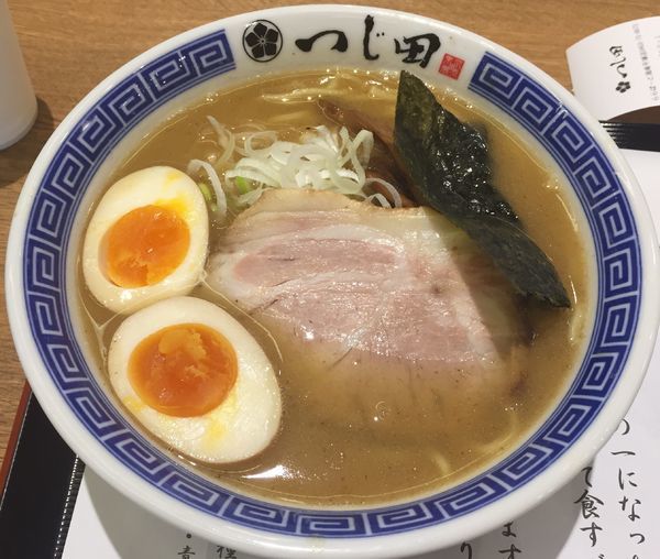 「濃厚らーめん」@つじ田 ららぽーと湘南平塚店の写真