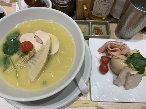 「鶏白湯SOBA  特製トッピング」@銀座 篝 Echika池袋店の写真