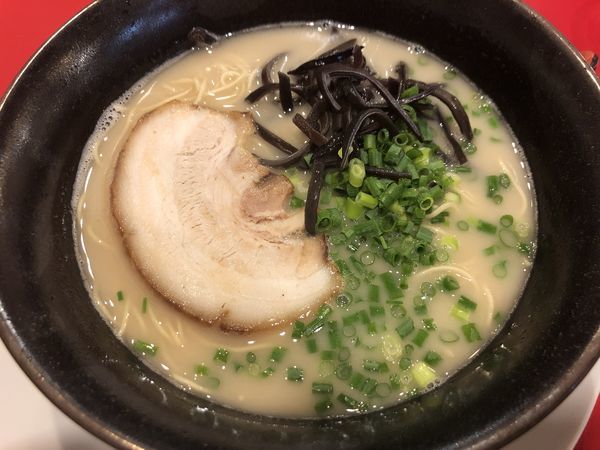 「豚骨ラーメン」@ラーメン処 そうじゃ屋の写真