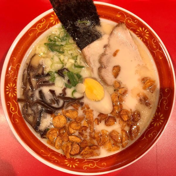 「にんにくラーメン (850円)」@元祖熊本ラーメン 赤のれんの写真