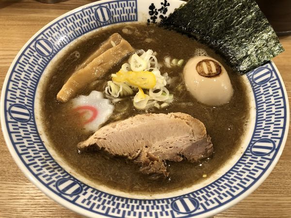 「濃厚豚骨魚介ラーメン」@小僧またおまえか。 南森町店の写真