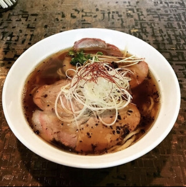 「中華そば 新味（黒鶏＋魚介）」@米蔵の写真