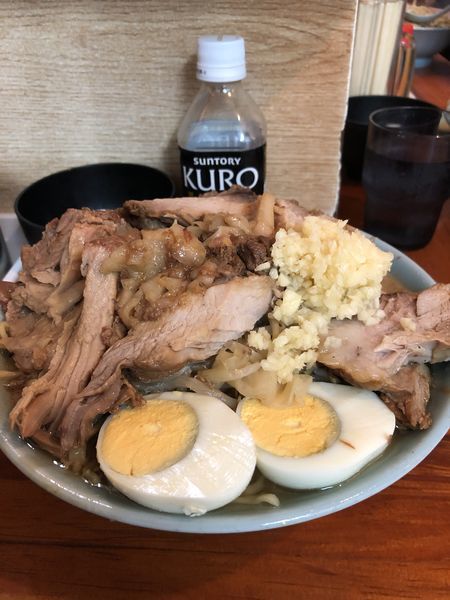 「国産ブタメン＋ゆで卵＋生卵」@ラーメン富士丸 西新井大師店の写真