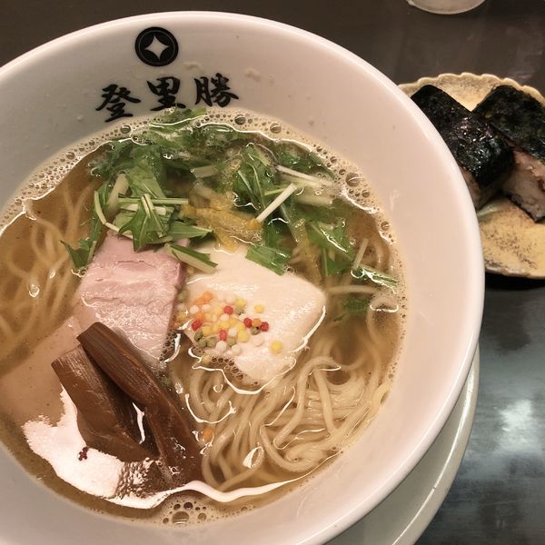 「ゆず塩らーめん＋焼きサバ寿司＋生ビール中」@らぁめん登里勝の写真