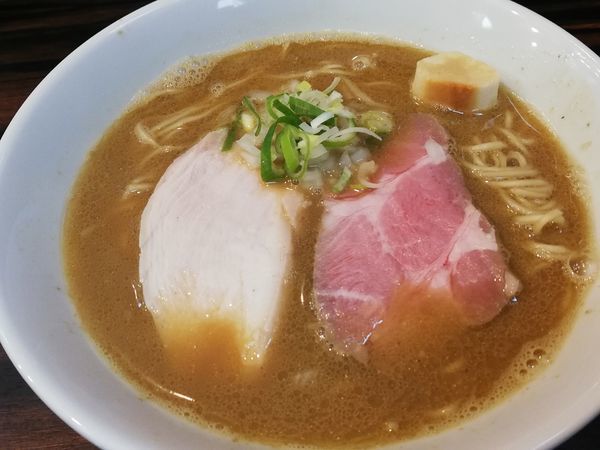 「濃い鯵煮干し中華そば」@中華そば 梟の写真