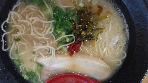 「豚骨醤油」@極上豚骨ラーメン カンミナ 白鳥店の写真