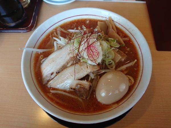 「入善ブラウンらーめん 820円」@中国麺飯店 王虎の写真