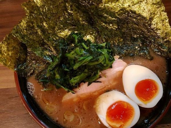 「のり玉ラーメン」@神田ラーメン わいず 神田本店の写真