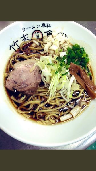 「黒醤油煮干しそば」@ラーメン専科 竹末食堂の写真