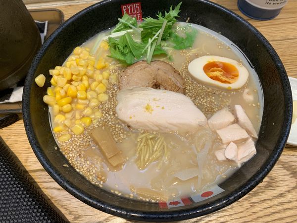 「特製塩ラーメン」@RYUS NOODLE BARの写真