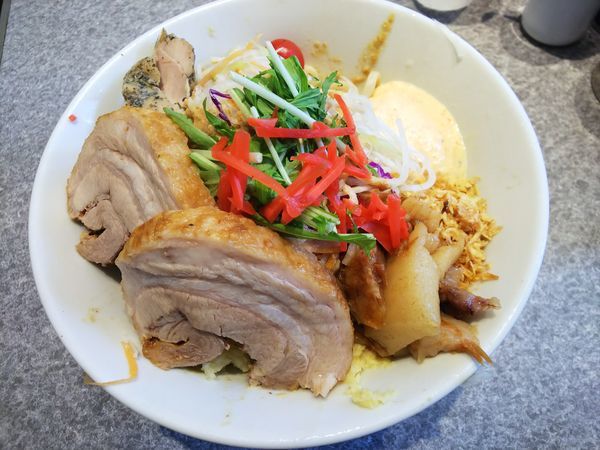 「【限定】宮し中華並盛ヤサイ以外全増し＋豚マシ　1100円」@ラーメン宮郎の写真