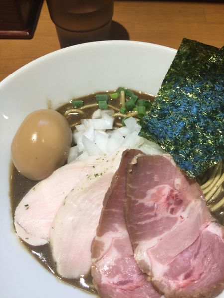 「特製濃厚蕎麦 玉ねぎトッピング 肉飯」@亀戸煮干中華蕎麦 つきひの写真