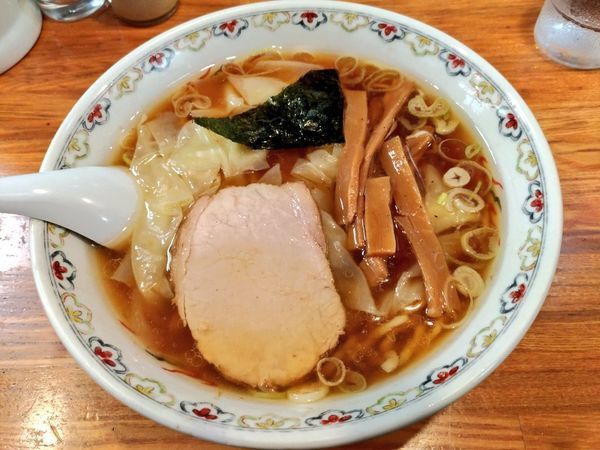 「ワンタン麺」@春木屋 荻窪本店の写真