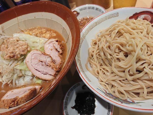 「つけ麺500㌘とアレ」@豚山 中野店の写真