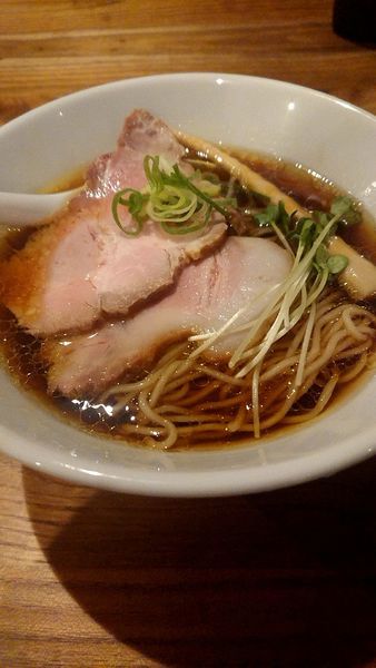 「醤油ラーメン」@地鶏らーめん とりじの写真