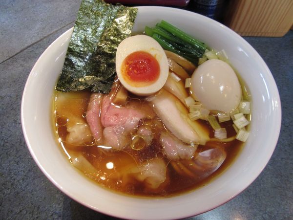 「特製醤油らーめん（１０００円）」@とものもとの写真