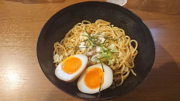 「シンプル油そば（醤油） 600円 + 大盛 100円」@歩家の写真