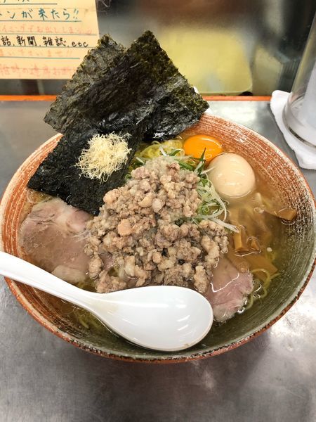 「黒毛和牛牛骨出汁塩ラーメン大盛り＋背脂×2」@覆麺 智の写真