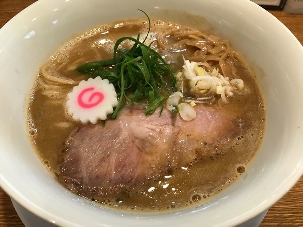 「鶏そば 醤油   800円」@中華そば 桐麺 総本店の写真