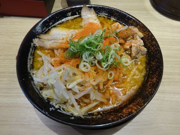 「辛辛らーめん（中盛）」@中野屋らーめん THE JIRO 阪急茨木市駅前店の写真