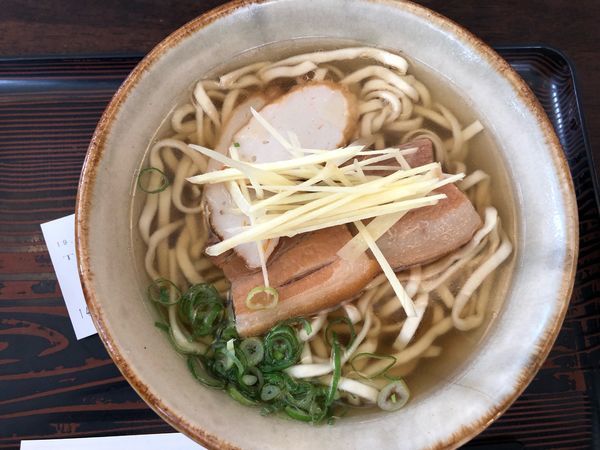 「沖縄そば（中） ¥580」@みよ家の写真