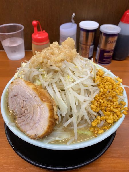 「中盛り全部マシ」@ラーメン やまや 本店の写真