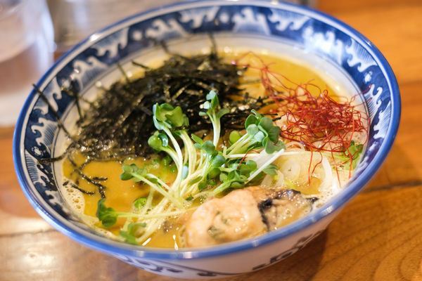 「牡蠣·らぁ麺」@麺や佐市の写真