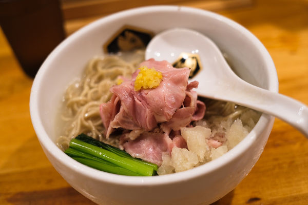 「特製冷やし縞鯵らーめん」@真鯛らーめん 麺魚の写真