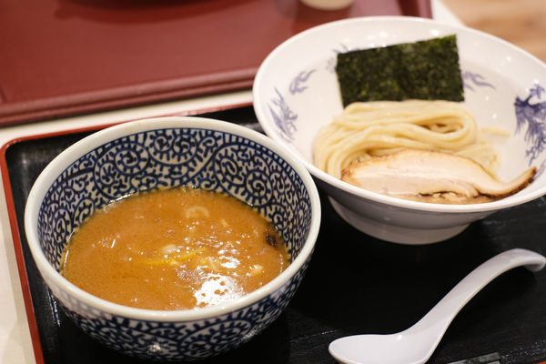 「濃厚魚介つけめん」@豚骨一燈 アリオ葛西店の写真