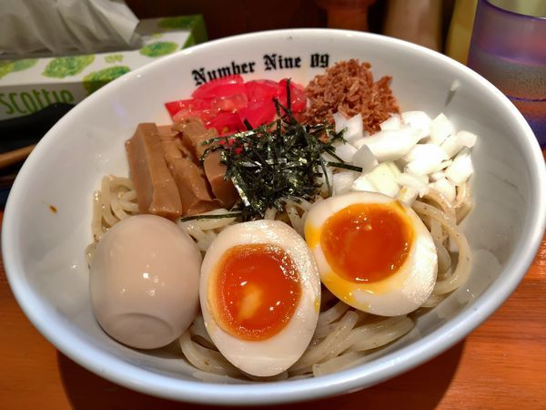 「【限定】冷やし辛まぜそば＋味玉」@麺Dining Number Nine 09の写真