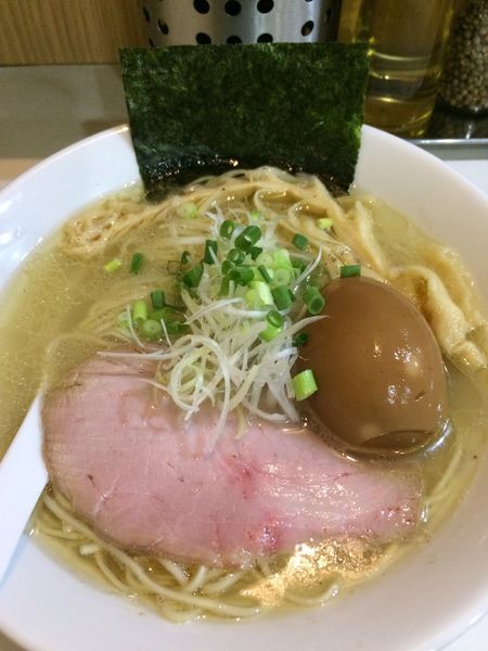 「塩らーめん(味玉入り)850円」@麺屋 扇 SENの写真