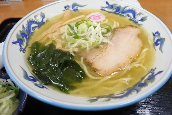 「塩ら～めん￥８００＋ねぎ増し￥５０」@まるしん 麺匠 きくのやの写真