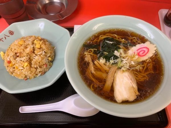 「ラーメン・半炒飯セット 800円」@中華料理 十八番の写真