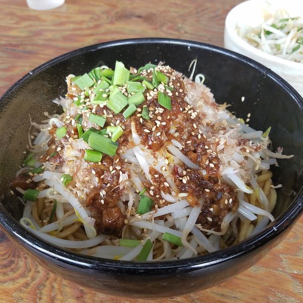 「もやしまぜそば」@餃子の並商 都賀店の写真