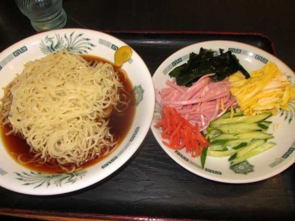 「黒酢しょうゆ冷し麺　530円」@日高屋 上野広小路店の写真
