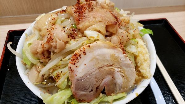 「ラーメン全マシ　ニンニクアブラ　トリプル」@ジャンクガレッジ イオン北戸田店の写真