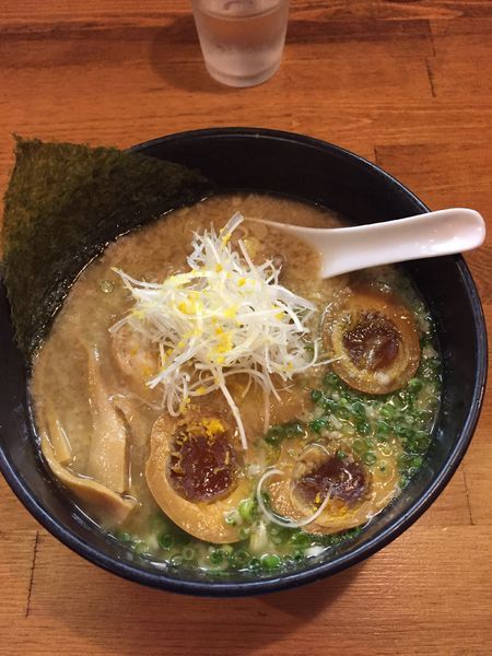 「しょうゆラーメン 煮玉子乗せ ¥680+100」@ラーメン専門店 しんたけの写真