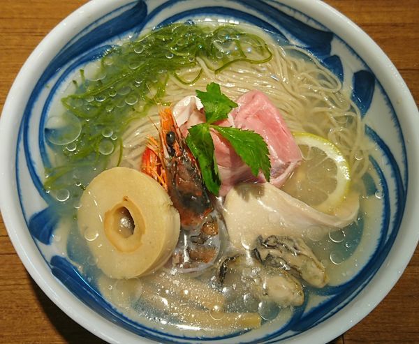 「【限定】魚貝とメカブの冷やしそば ￥880」@寿製麺よしかわ 川越店の写真