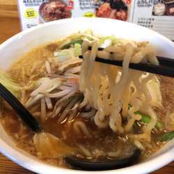 野菜のせカレーらーめん